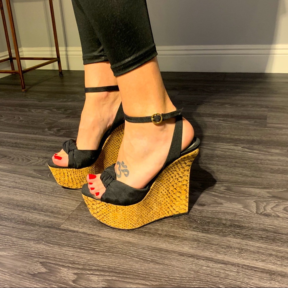 Alice & Olivia Platforms